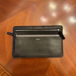 Tumi multi-zippered pockets slim wallet
